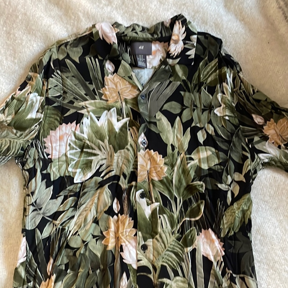 HM short sleeve button up